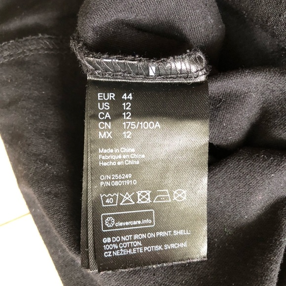 H&M Ariana Grande 7 Rings 2019 Tour T Shirt in Black Size 12 - Picture 8 of 10